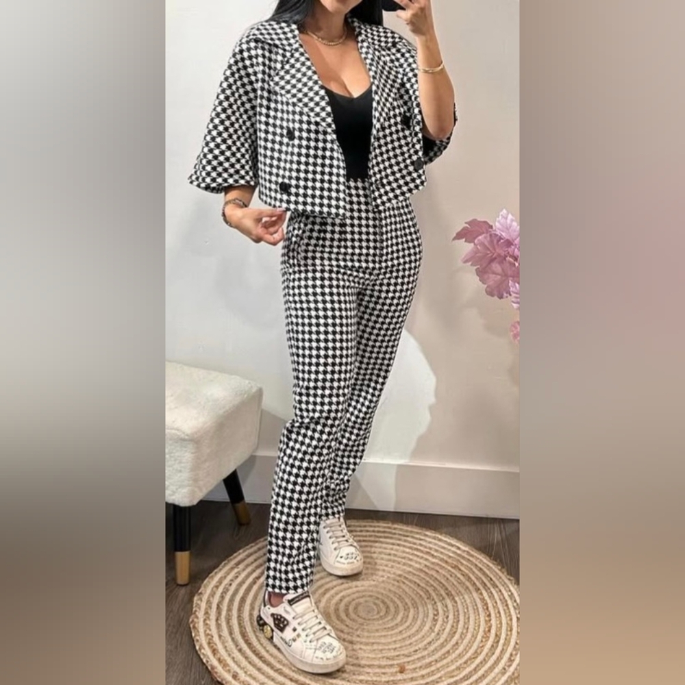 Stylish Black and White Houndstooth Women's Pants Set